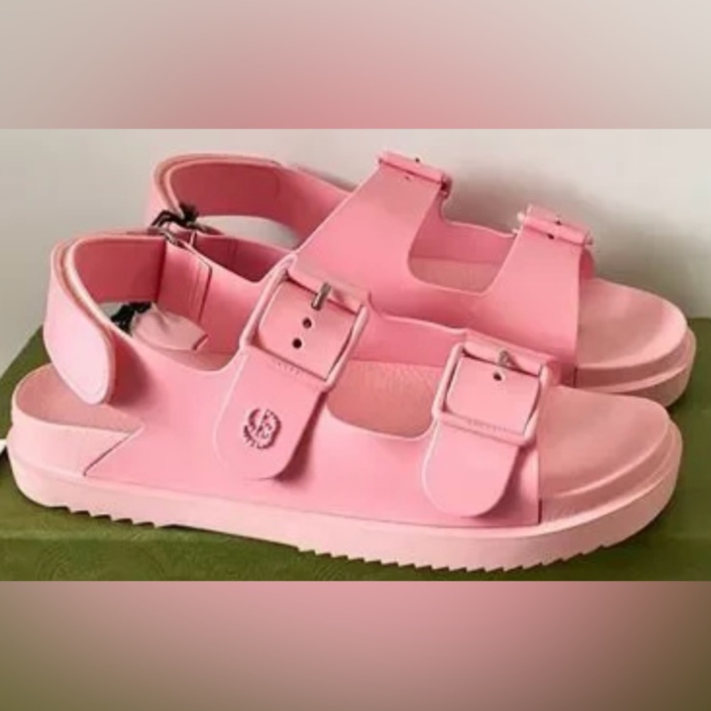 GUCCI GG ISLA LOGO EMBOSSED RUBBER SANDALS/ size 34(IT)